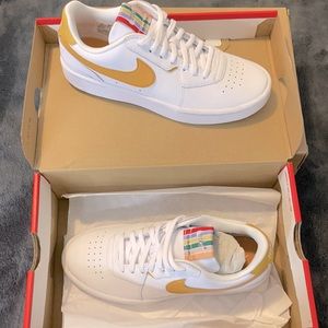 Size 6.5 Nike court